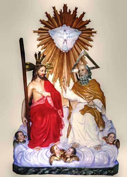 Holy-Trinity-Church-Statue