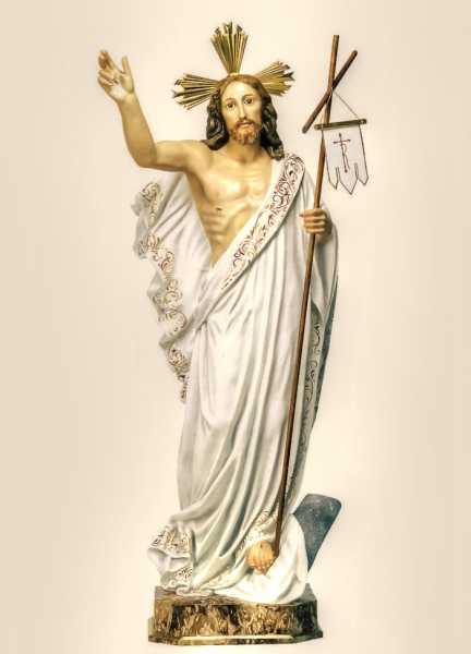 Risen-Christ-Church-Statue