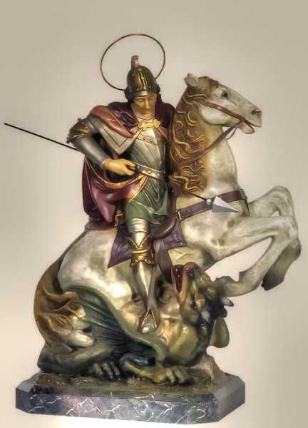 Saint-George-Statue