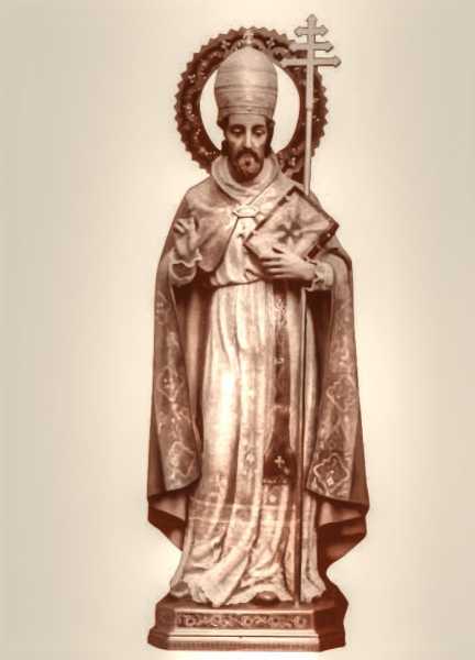 Saint-Pope-Clement-Statue