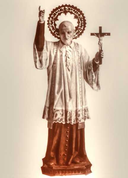 Saint-Vincent-de-Paul-Statue-2