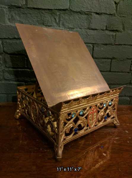 Cast-Missal-Stand-1